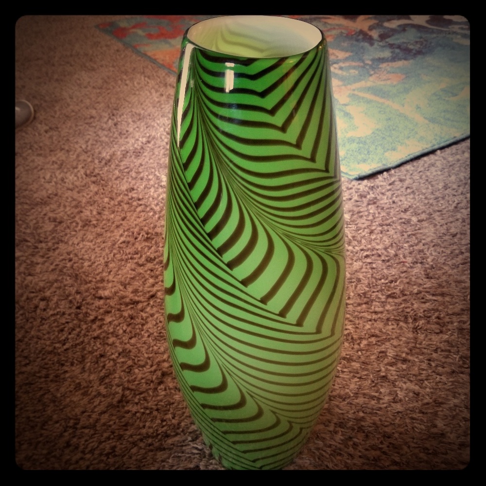 Vase - Picture 1 of 1